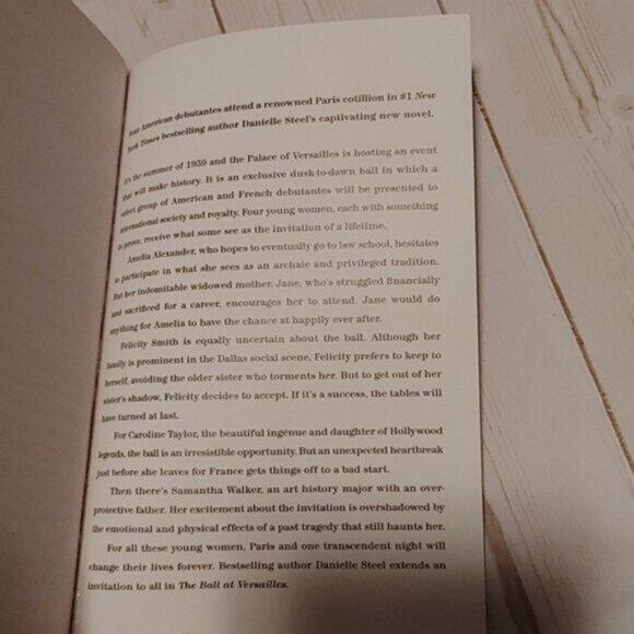 3/$13 The Ball At Versailles By Danielle Steele Adult Novel Paperback Book - Picture 4 of 4